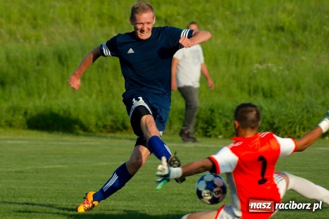 Zdjęcie w galerii na portalu naszraciborz.pl: A klasa: Płomień strawił Wypoczynek wiadomości z regionu