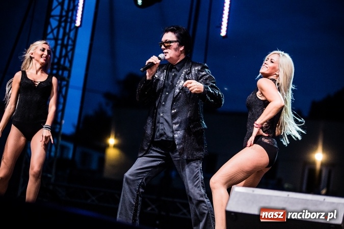 Zdjęcie w galerii na portalu naszraciborz.pl: Memoriał 2016: Dobra zabawa przy przebojach Fancy'ego wiadomości z regionu