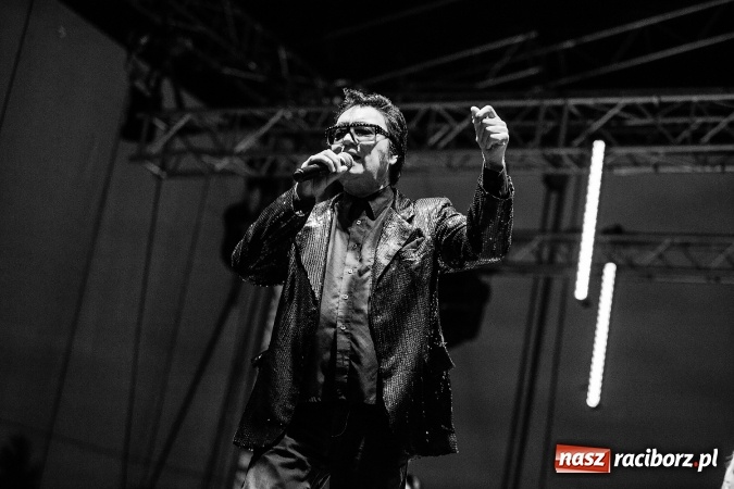 Zdjęcie w galerii na portalu naszraciborz.pl: Memoriał 2016: Dobra zabawa przy przebojach Fancy'ego wiadomości z regionu