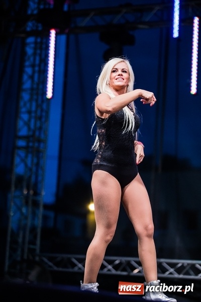 Zdjęcie w galerii na portalu naszraciborz.pl: Memoriał 2016: Dobra zabawa przy przebojach Fancy'ego wiadomości z regionu