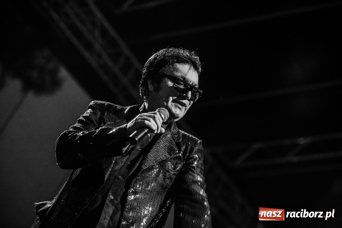 Zdjęcie w galerii na portalu naszraciborz.pl: Memoriał 2016: Dobra zabawa przy przebojach Fancy'ego wiadomości z regionu