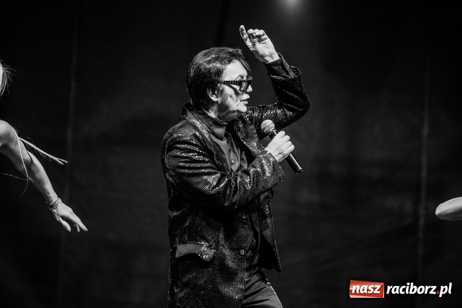 Zdjęcie w galerii na portalu naszraciborz.pl: Memoriał 2016: Dobra zabawa przy przebojach Fancy'ego wiadomości z regionu