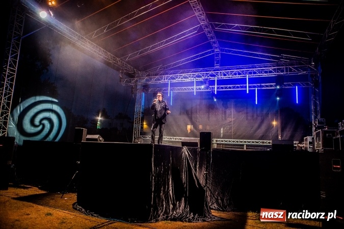 Zdjęcie w galerii na portalu naszraciborz.pl: Memoriał 2016: Dobra zabawa przy przebojach Fancy'ego wiadomości z regionu