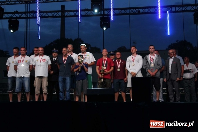 Zdjęcie w galerii na portalu naszraciborz.pl: Memoriał 2016: dzień pierwszy - wręczenie nagr&oacute;d, oficjalne otwarcie, pokazy zapaśnicze i blok dla dzieci wiadomości z regionu