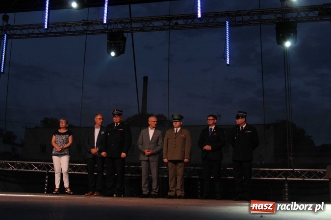 Zdjęcie w galerii na portalu naszraciborz.pl: Memoriał 2016: dzień pierwszy - wręczenie nagr&oacute;d, oficjalne otwarcie, pokazy zapaśnicze i blok dla dzieci wiadomości z regionu