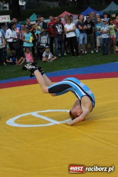 Zdjęcie w galerii na portalu naszraciborz.pl: Memoriał 2016: dzień pierwszy - wręczenie nagr&oacute;d, oficjalne otwarcie, pokazy zapaśnicze i blok dla dzieci wiadomości z regionu