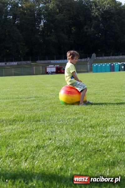Zdjęcie w galerii na portalu naszraciborz.pl: Memoriał 2016: dzień pierwszy - wręczenie nagr&oacute;d, oficjalne otwarcie, pokazy zapaśnicze i blok dla dzieci wiadomości z regionu