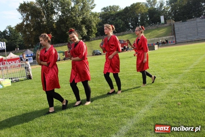 Zdjęcie w galerii na portalu naszraciborz.pl: Memoriał 2016: dzień pierwszy - wręczenie nagr&oacute;d, oficjalne otwarcie, pokazy zapaśnicze i blok dla dzieci wiadomości z regionu