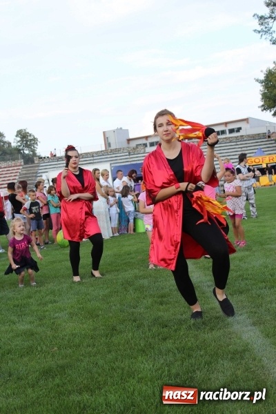 Zdjęcie w galerii na portalu naszraciborz.pl: Memoriał 2016: dzień pierwszy - wręczenie nagr&oacute;d, oficjalne otwarcie, pokazy zapaśnicze i blok dla dzieci wiadomości z regionu