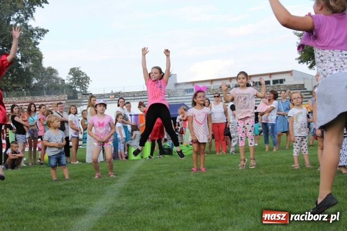 Zdjęcie w galerii na portalu naszraciborz.pl: Memoriał 2016: dzień pierwszy - wręczenie nagr&oacute;d, oficjalne otwarcie, pokazy zapaśnicze i blok dla dzieci wiadomości z regionu