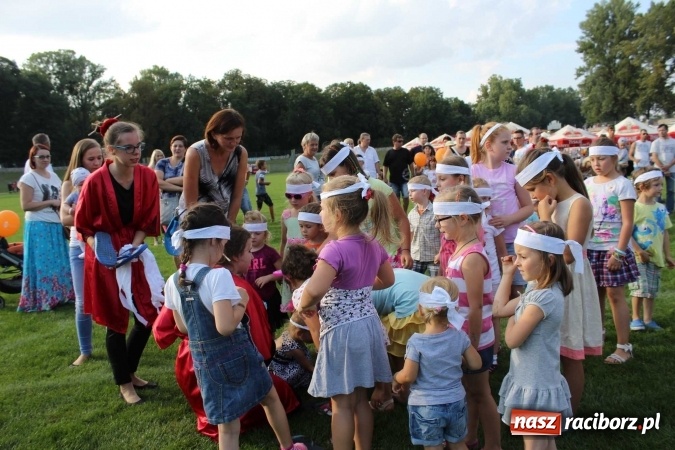Zdjęcie w galerii na portalu naszraciborz.pl: Memoriał 2016: dzień pierwszy - wręczenie nagr&oacute;d, oficjalne otwarcie, pokazy zapaśnicze i blok dla dzieci wiadomości z regionu