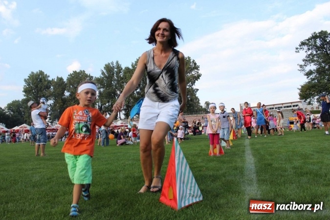 Zdjęcie w galerii na portalu naszraciborz.pl: Memoriał 2016: dzień pierwszy - wręczenie nagr&oacute;d, oficjalne otwarcie, pokazy zapaśnicze i blok dla dzieci wiadomości z regionu