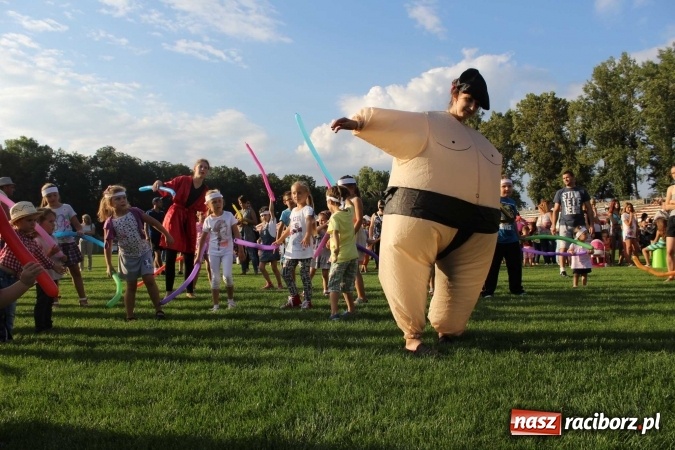 Zdjęcie w galerii na portalu naszraciborz.pl: Memoriał 2016: dzień pierwszy - wręczenie nagr&oacute;d, oficjalne otwarcie, pokazy zapaśnicze i blok dla dzieci wiadomości z regionu