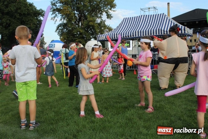Zdjęcie w galerii na portalu naszraciborz.pl: Memoriał 2016: dzień pierwszy - wręczenie nagr&oacute;d, oficjalne otwarcie, pokazy zapaśnicze i blok dla dzieci wiadomości z regionu