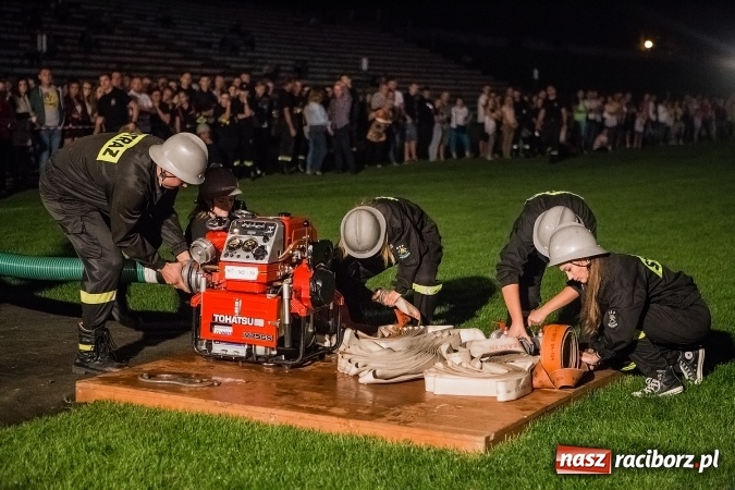 Zdjęcie w galerii na portalu naszraciborz.pl: Ognik 2016. Prądownica dla Sudoła, Puchar NaszRaciborz.pl dla Samborowic wiadomości z regionu