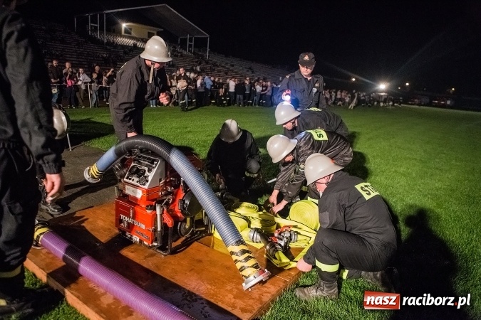 Zdjęcie w galerii na portalu naszraciborz.pl: Ognik 2016. Prądownica dla Sudoła, Puchar NaszRaciborz.pl dla Samborowic wiadomości z regionu