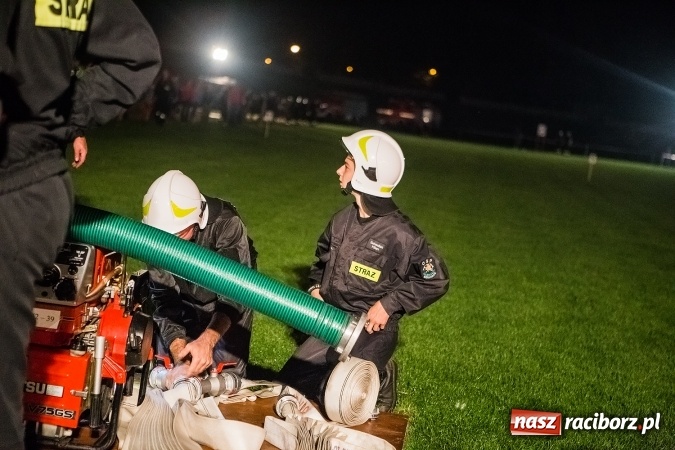 Zdjęcie w galerii na portalu naszraciborz.pl: Ognik 2016. Prądownica dla Sudoła, Puchar NaszRaciborz.pl dla Samborowic wiadomości z regionu
