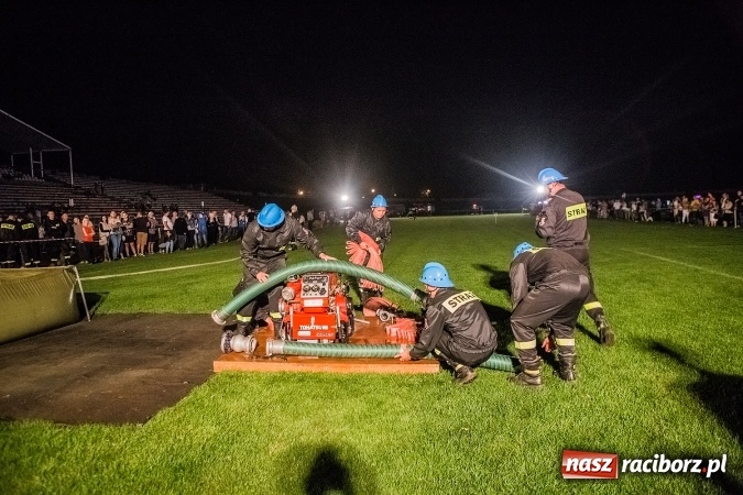 Zdjęcie w galerii na portalu naszraciborz.pl: Ognik 2016. Prądownica dla Sudoła, Puchar NaszRaciborz.pl dla Samborowic wiadomości z regionu