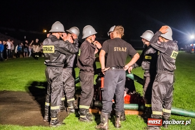 Zdjęcie w galerii na portalu naszraciborz.pl: Ognik 2016. Prądownica dla Sudoła, Puchar NaszRaciborz.pl dla Samborowic wiadomości z regionu