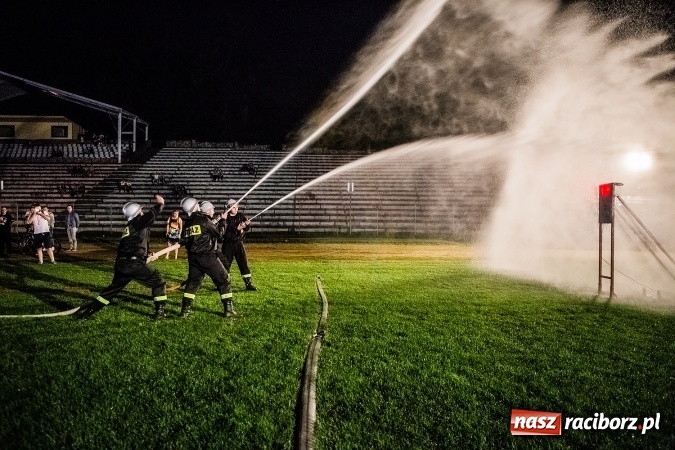 Zdjęcie w galerii na portalu naszraciborz.pl: Ognik 2016. Prądownica dla Sudoła, Puchar NaszRaciborz.pl dla Samborowic wiadomości z regionu