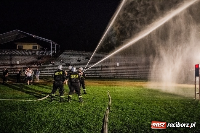 Zdjęcie w galerii na portalu naszraciborz.pl: Ognik 2016. Prądownica dla Sudoła, Puchar NaszRaciborz.pl dla Samborowic wiadomości z regionu