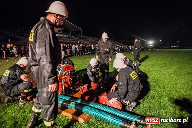 Zdjęcie w galerii na portalu naszraciborz.pl: Ognik 2016. Prądownica dla Sudoła, Puchar NaszRaciborz.pl dla Samborowic wiadomości z regionu