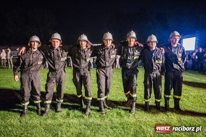 Zdjęcie w galerii na portalu naszraciborz.pl: Ognik 2016. Prądownica dla Sudoła, Puchar NaszRaciborz.pl dla Samborowic wiadomości z regionu