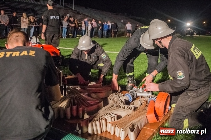 Zdjęcie w galerii na portalu naszraciborz.pl: Ognik 2016. Prądownica dla Sudoła, Puchar NaszRaciborz.pl dla Samborowic wiadomości z regionu