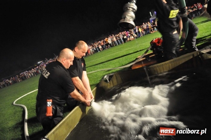 Zdjęcie w galerii na portalu naszraciborz.pl: Ognik 2016. Prądownica dla Sudoła, Puchar NaszRaciborz.pl dla Samborowic wiadomości z regionu