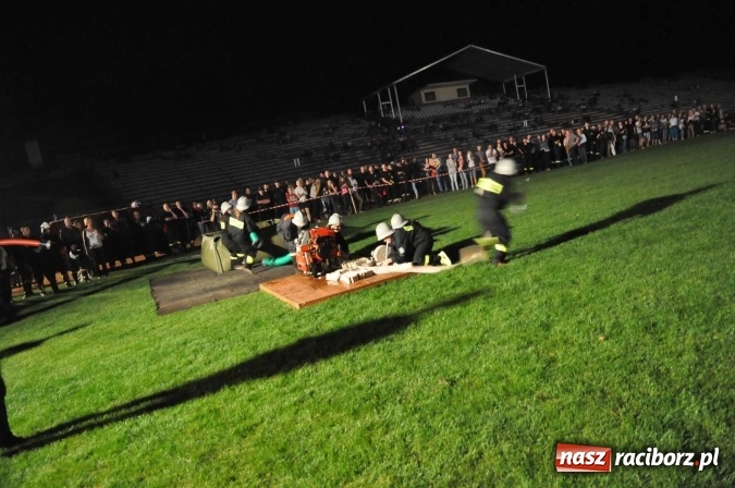 Zdjęcie w galerii na portalu naszraciborz.pl: Ognik 2016. Prądownica dla Sudoła, Puchar NaszRaciborz.pl dla Samborowic wiadomości z regionu