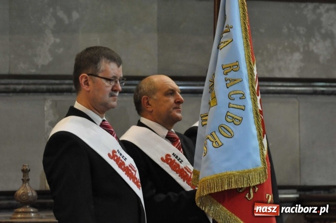 Zdjęcie w galerii na portalu naszraciborz.pl: Msza św. za strażaków i NSZZ Solidarność Ziemi Raciborskiej w kościele farnym wiadomości z regionu