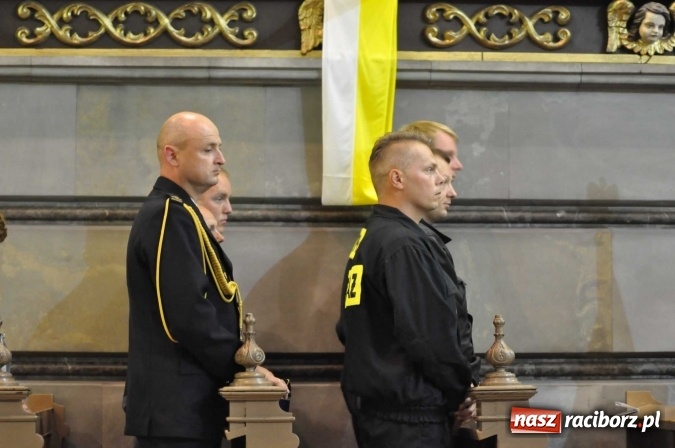 Zdjęcie w galerii na portalu naszraciborz.pl: Msza św. za strażaków i NSZZ Solidarność Ziemi Raciborskiej w kościele farnym wiadomości z regionu