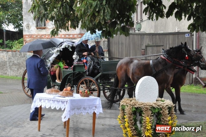 Zdjęcie w galerii na portalu naszraciborz.pl: Deszczowe dożynki w Żerdzinach wiadomości z regionu