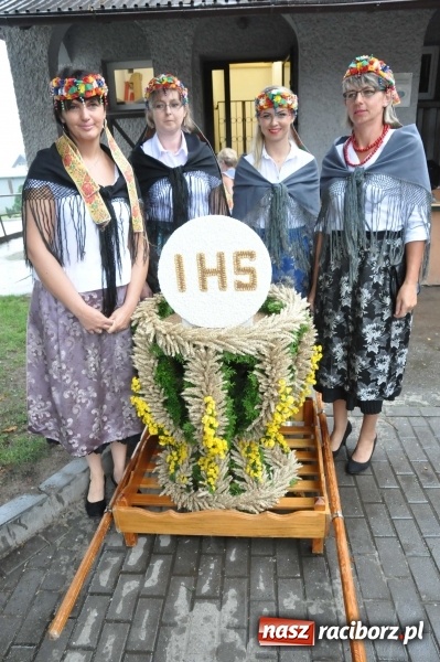 Zdjęcie w galerii na portalu naszraciborz.pl: Deszczowe dożynki w Żerdzinach wiadomości z regionu