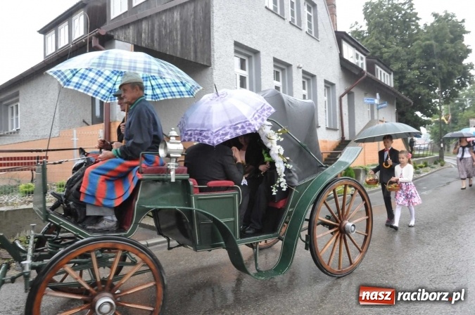 Zdjęcie w galerii na portalu naszraciborz.pl: Deszczowe dożynki w Żerdzinach wiadomości z regionu