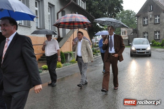 Zdjęcie w galerii na portalu naszraciborz.pl: Deszczowe dożynki w Żerdzinach wiadomości z regionu