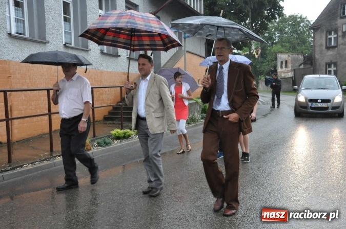Zdjęcie w galerii na portalu naszraciborz.pl: Deszczowe dożynki w Żerdzinach wiadomości z regionu