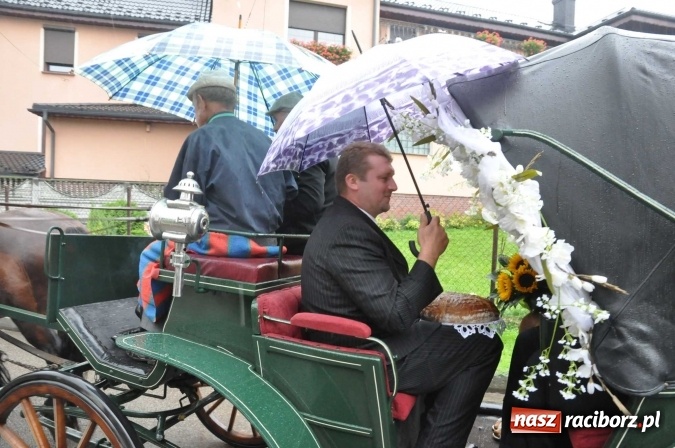 Zdjęcie w galerii na portalu naszraciborz.pl: Deszczowe dożynki w Żerdzinach wiadomości z regionu