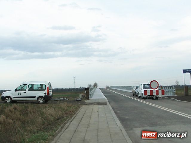 Zdjęcie w galerii na portalu naszraciborz.pl: Przyjechali, obejrzeli, otworzą o 15.00   wiadomości z regionu