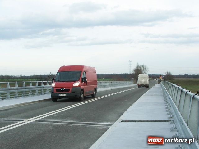 Zdjęcie w galerii na portalu naszraciborz.pl: Przyjechali, obejrzeli, otworzą o 15.00   wiadomości z regionu