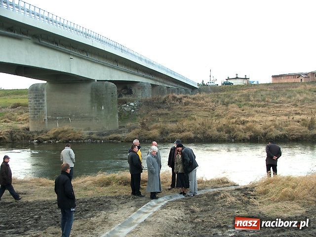 Zdjęcie w galerii na portalu naszraciborz.pl: Przyjechali, obejrzeli, otworzą o 15.00   wiadomości z regionu