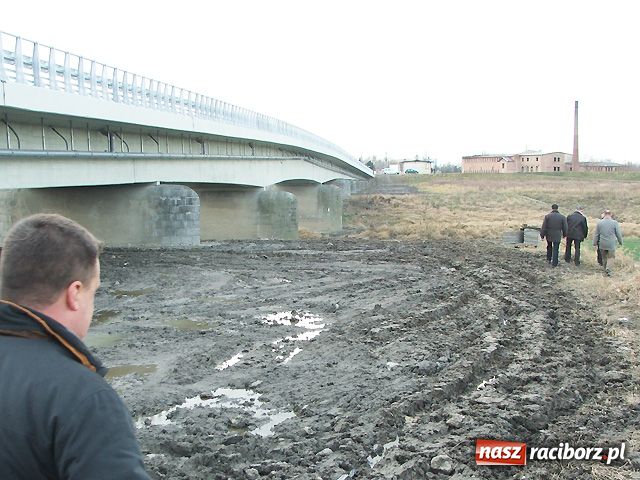 Zdjęcie w galerii na portalu naszraciborz.pl: Przyjechali, obejrzeli, otworzą o 15.00   wiadomości z regionu
