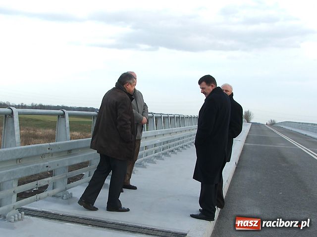 Zdjęcie w galerii na portalu naszraciborz.pl: Przyjechali, obejrzeli, otworzą o 15.00   wiadomości z regionu