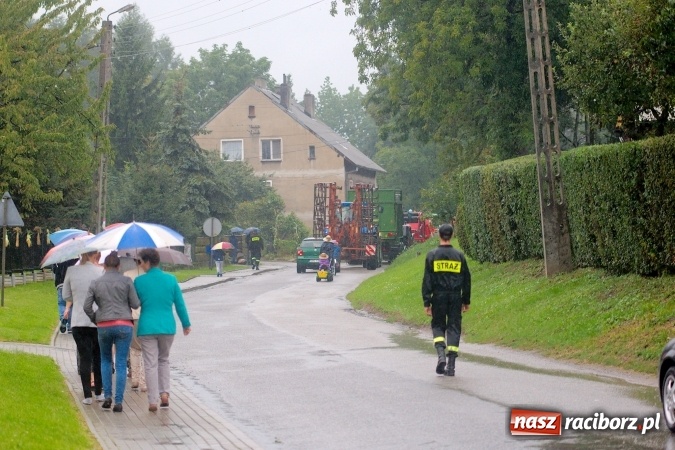 Zdjęcie w galerii na portalu naszraciborz.pl: Parafialne święto plonów w Modzurowie wiadomości z regionu