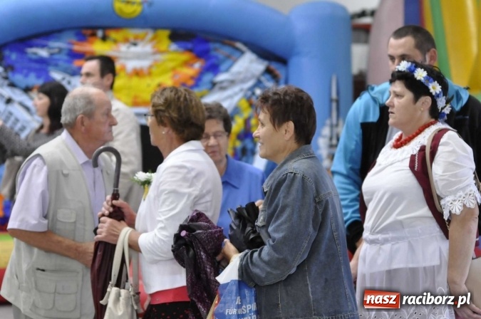 Zdjęcie w galerii na portalu naszraciborz.pl: W Pietrowicach Wielkich lunęło, więc dożynki odbyły się pod dachem wiadomości z regionu