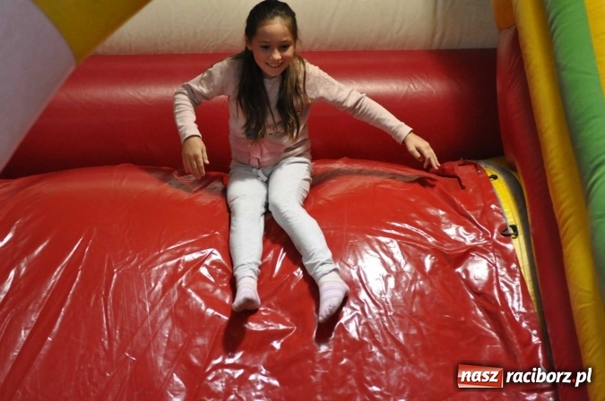 Zdjęcie w galerii na portalu naszraciborz.pl: W Pietrowicach Wielkich lunęło, więc dożynki odbyły się pod dachem wiadomości z regionu