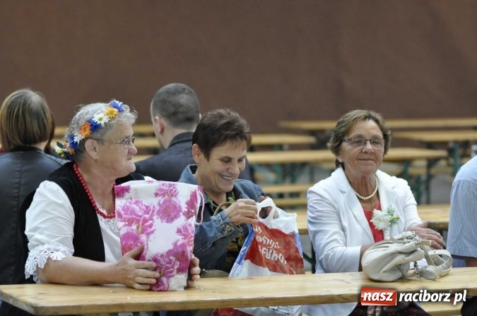 Zdjęcie w galerii na portalu naszraciborz.pl: W Pietrowicach Wielkich lunęło, więc dożynki odbyły się pod dachem wiadomości z regionu