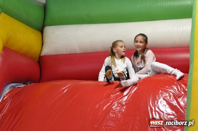 Zdjęcie w galerii na portalu naszraciborz.pl: W Pietrowicach Wielkich lunęło, więc dożynki odbyły się pod dachem wiadomości z regionu