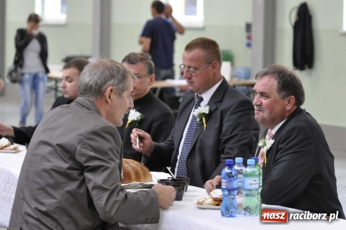 Zdjęcie w galerii na portalu naszraciborz.pl: W Pietrowicach Wielkich lunęło, więc dożynki odbyły się pod dachem wiadomości z regionu