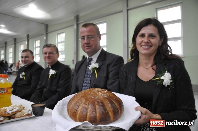 Zdjęcie w galerii na portalu naszraciborz.pl: W Pietrowicach Wielkich lunęło, więc dożynki odbyły się pod dachem wiadomości z regionu